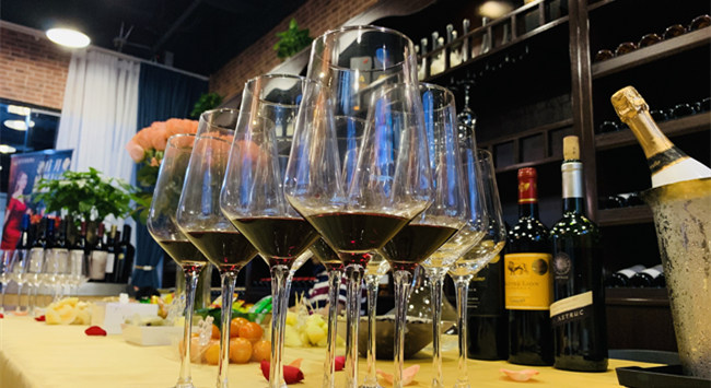 開紅酒加盟店的選址技巧 開紅酒加盟店的選址技巧