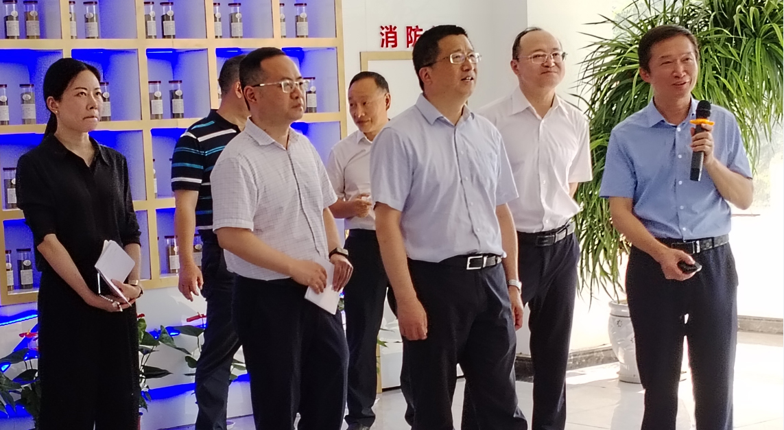 四川證監(jiān)局黨委書(shū)記、局長(zhǎng)唐理斌一行來(lái)公司調(diào)研