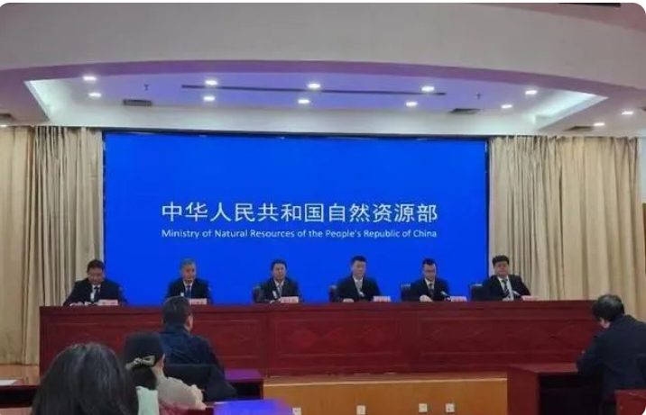 自然資源部：新發(fā)現(xiàn)10個億噸級油田 19個千億方級氣田